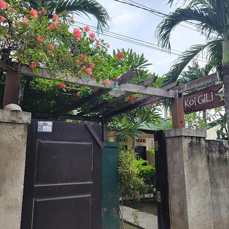 龙目岛锦鲤家庭旅馆 吉利特拉旺安 外观 照片